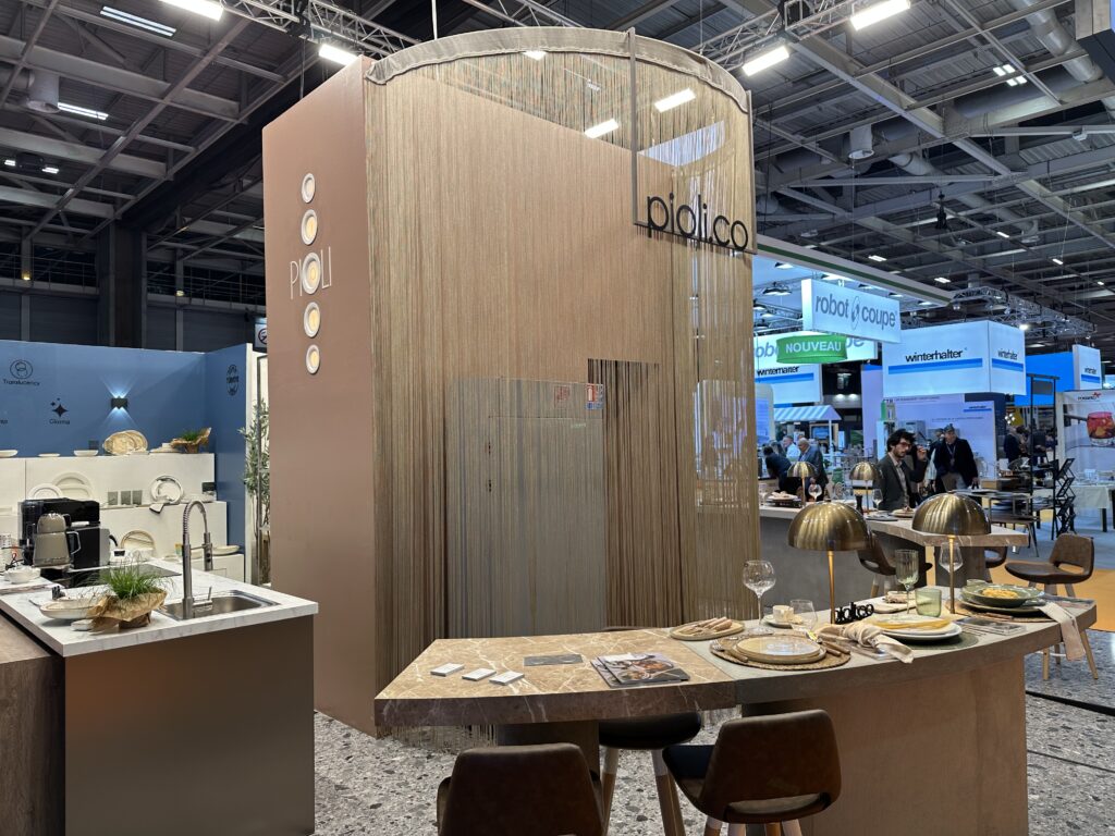 Küçük Alanlar İçin Akıllı Stant Tasarımı Çözümleri